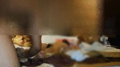 真实自拍18-医院98年性感漂亮的美女小护士不慎被同事灌醉带到酒店尽情玩弄啪啪,还换了双丝袜